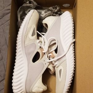 Womens Adidas sneakers